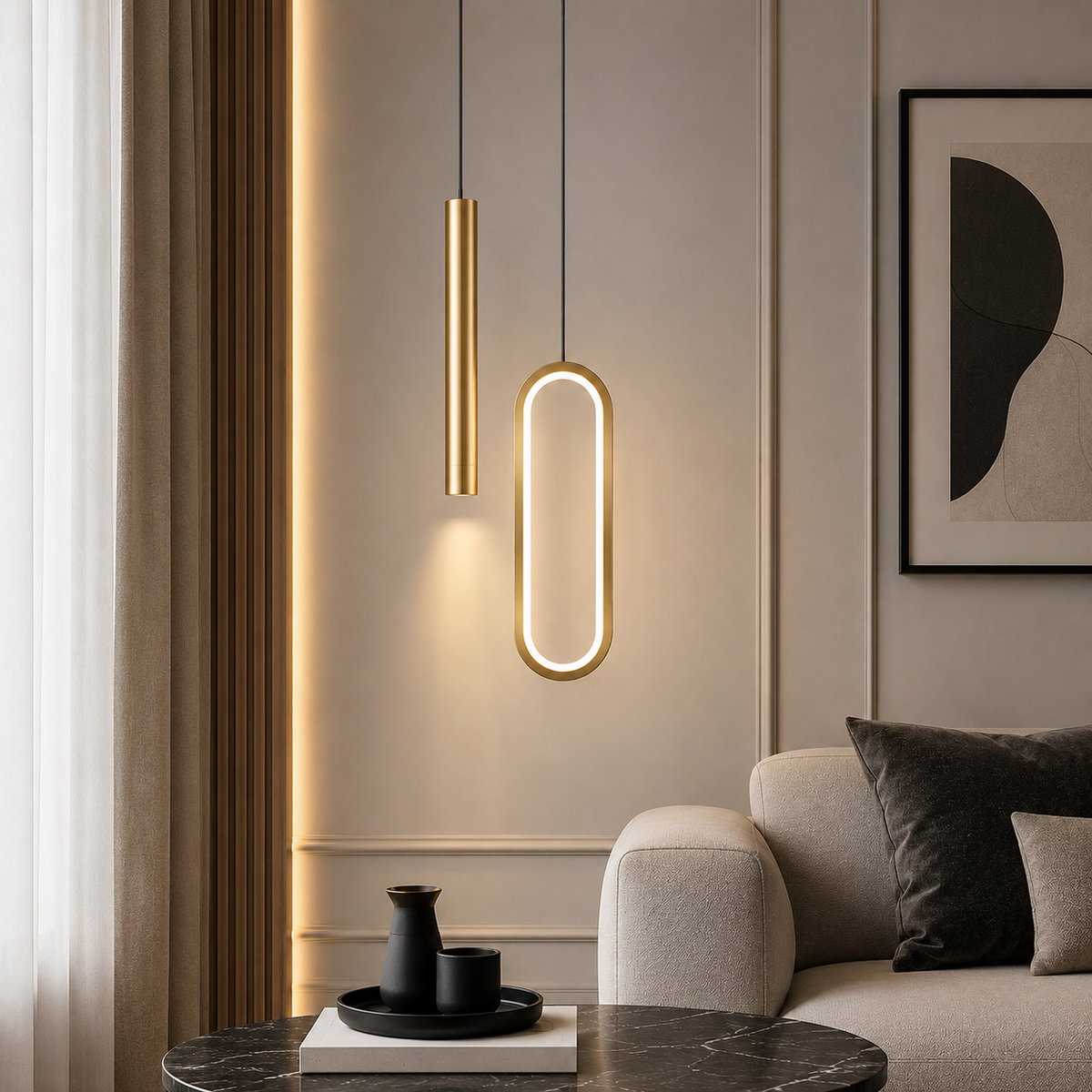 Goldene LED Pendelleuchte im Wohnzimmer