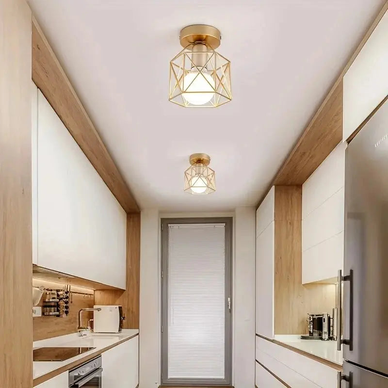 Deckenleuchte Gold im Wohnzimmer